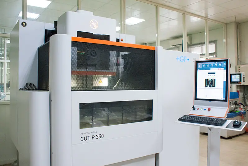 Wire Cutting Process in THY Precision Moldflow